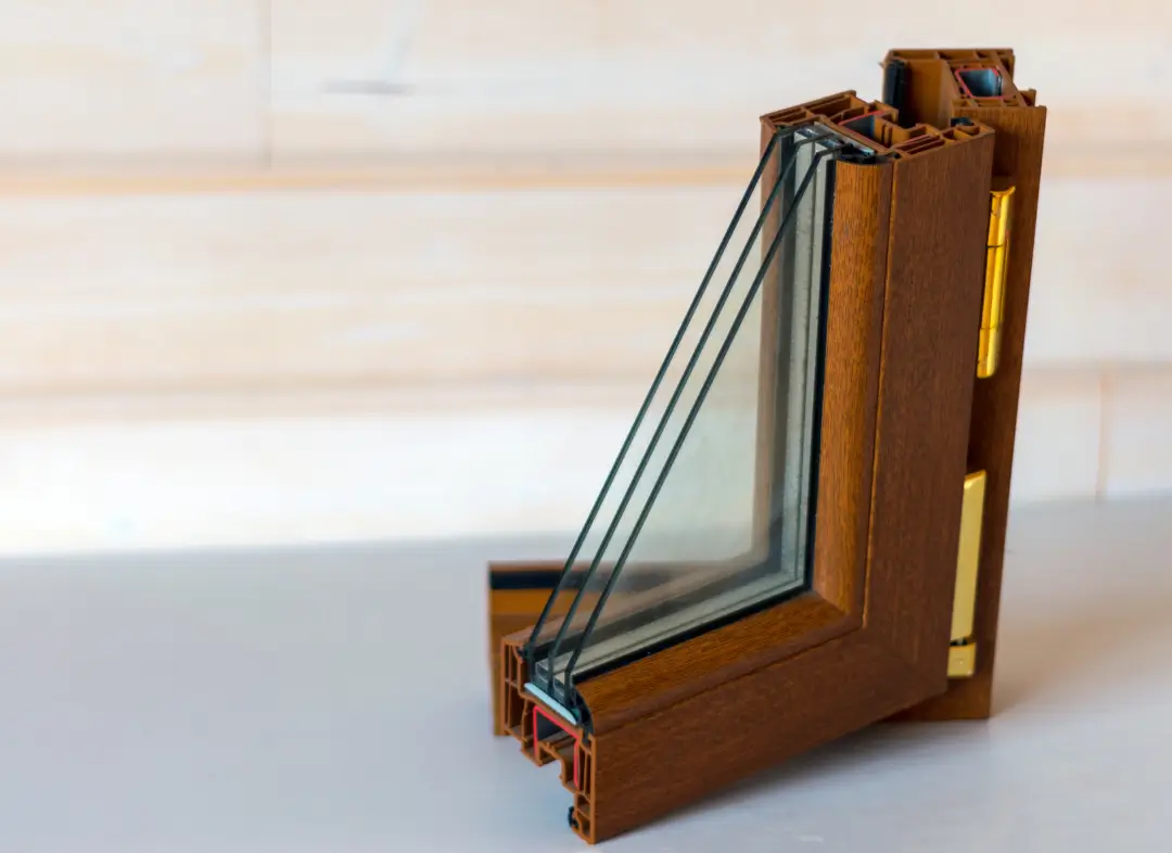 Installation de fenêtre en bois sur mesure Aimargues